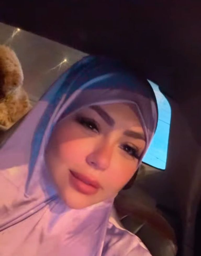 هدير عبدالرازق بالحجاب