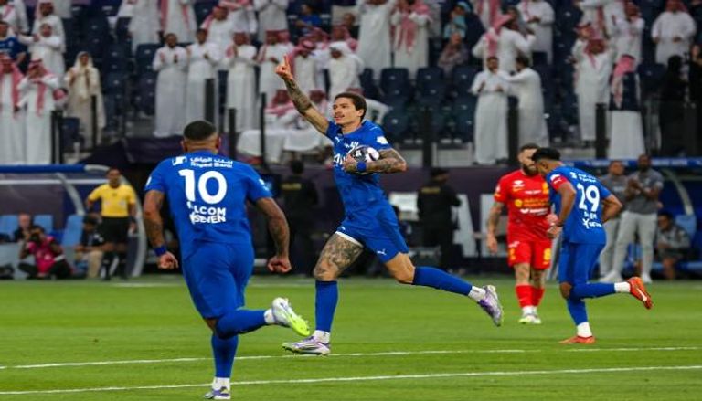 الهلال يتعادل مع القادسية