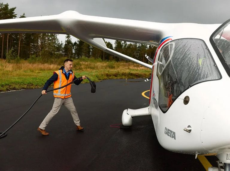 طائرة Alia CX 300 طائرة Alia CX 300