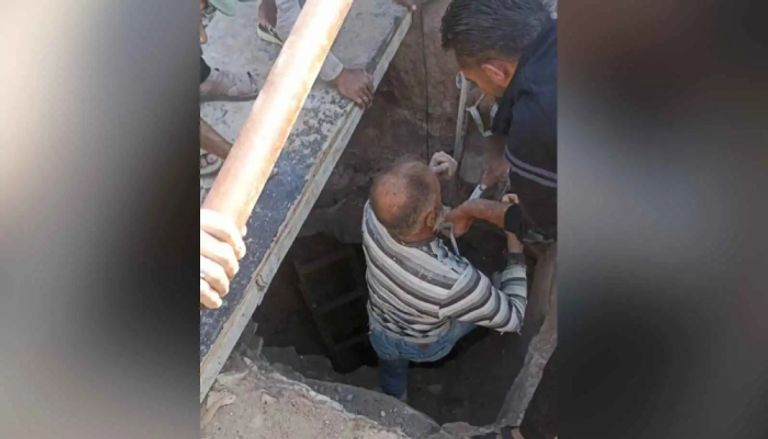 سقوط عشرة أشخاص في حفرة بغباغب السورية سقوط عشرة أشخاص في حفرة بغباغب السورية