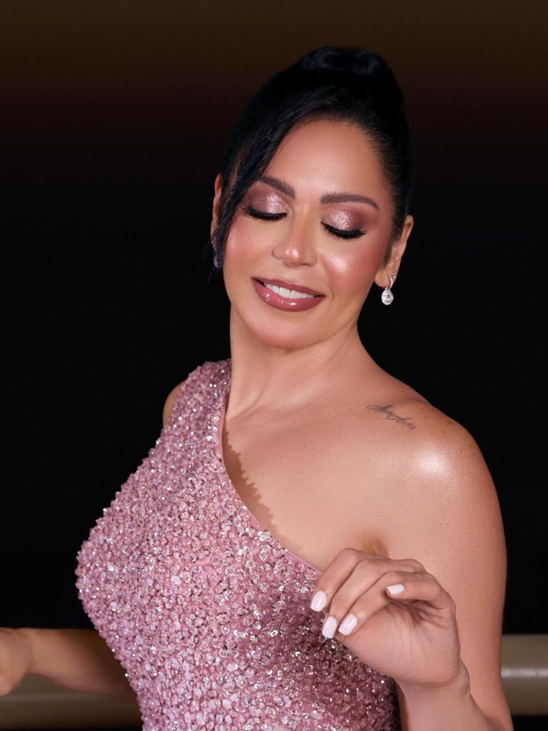 أحدث إطلالة للفنانة لقاء الخميسي أحدث إطلالة للفنانة لقاء الخميسي