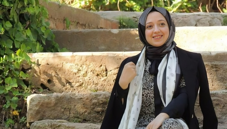 آية عادل آية عادل