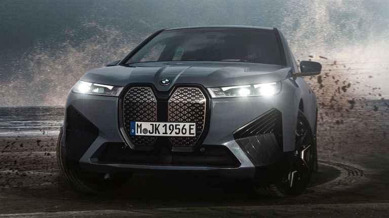 سيارات الأداء العالي EV 2025