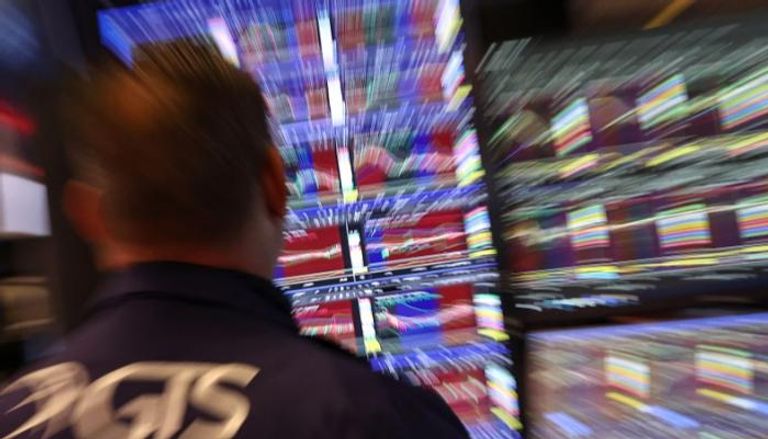 وول ستريت تفتح على استقرار قبيل اجتماع البنك المركزي الأمريكي