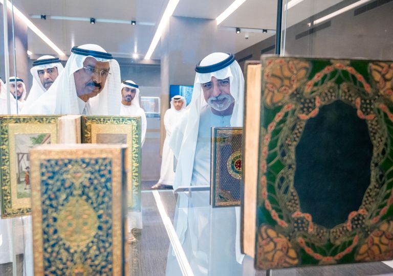 زيارة الشيخ نهيان بن مبارك آل نهيان إلى مكتبة محمد بن راشد في دبي 