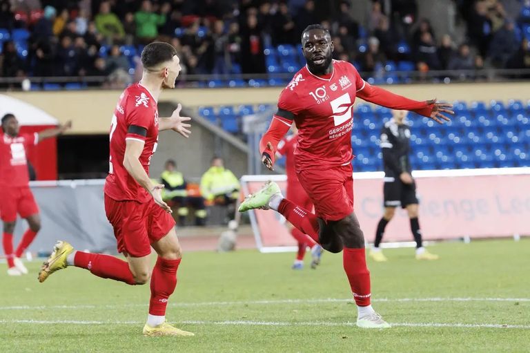 فلوريان دانهو المهاجم الفرنسي فلوريان دانهو