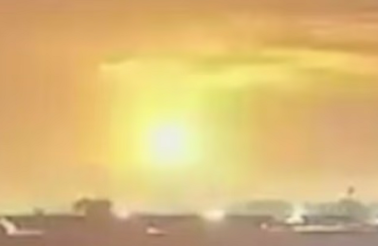 صاروخ يسقط جسما غامضا في سماء الصين