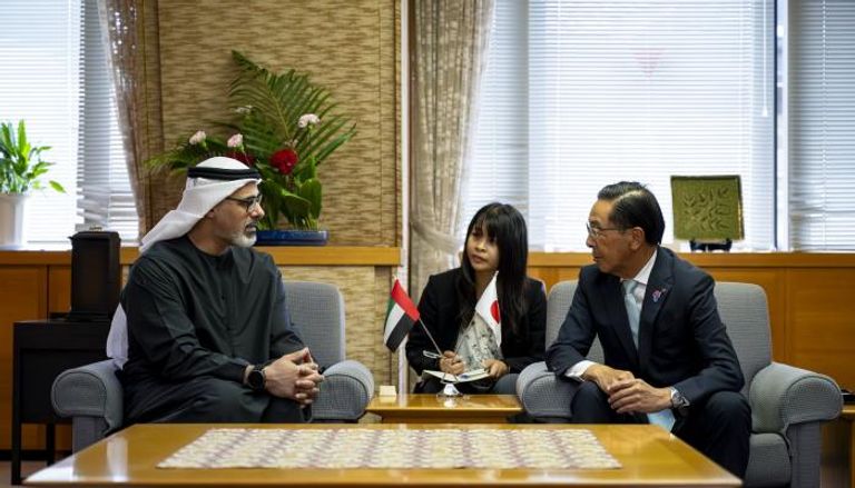 ولي عهد أبوظبي يلتقي حاكم محافظة كيوتو