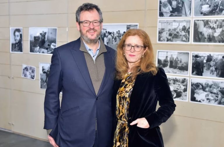 يعد تجار القطع الفنية إيفان ومانويلا ويرث من بين الأفراد الأثرياء الذين غادروا المملكة المتحدة بعد التغييرات التي طرأت على نظام الضرائب على غير المقيمين في البلاد مظاهرات تدعو لفرض الضرائب على الأثرياء