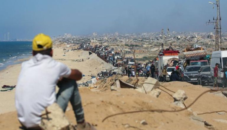 نزوج جماعي من مدينة غزة للجنوب عبر طريق الرشيد وسط تفاقم المعاناة