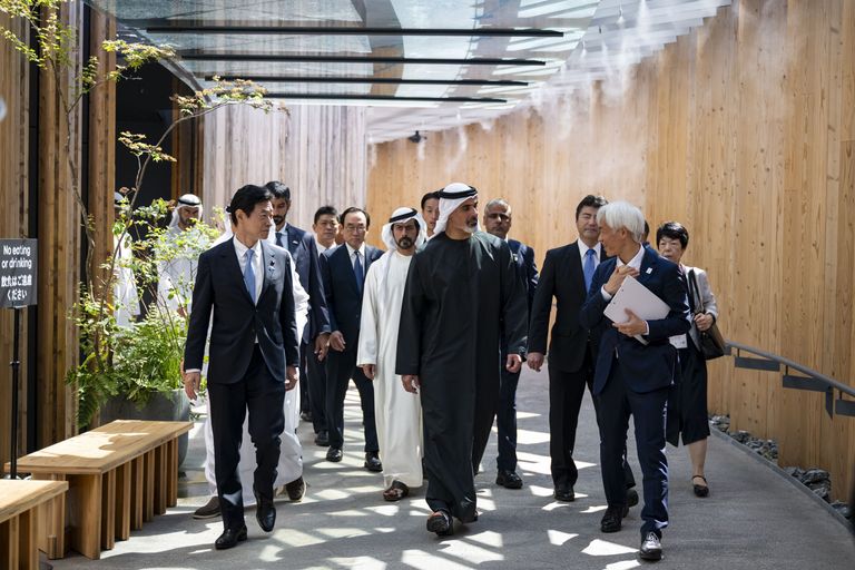 زيارة الشيخ خالد بن محمد بن زايد آل نهيان لجناح اليابان في إكسبو