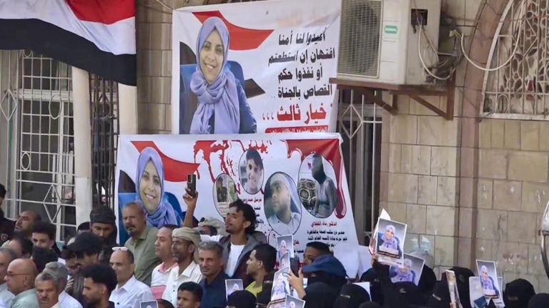 احتجاجات حاشدة في تعز ضد إخوان اليمن