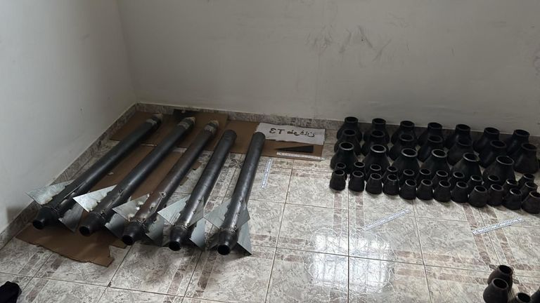جنود إسرائيليون خلال مداهمة في مدينة رام الله بالضفة الغربية 