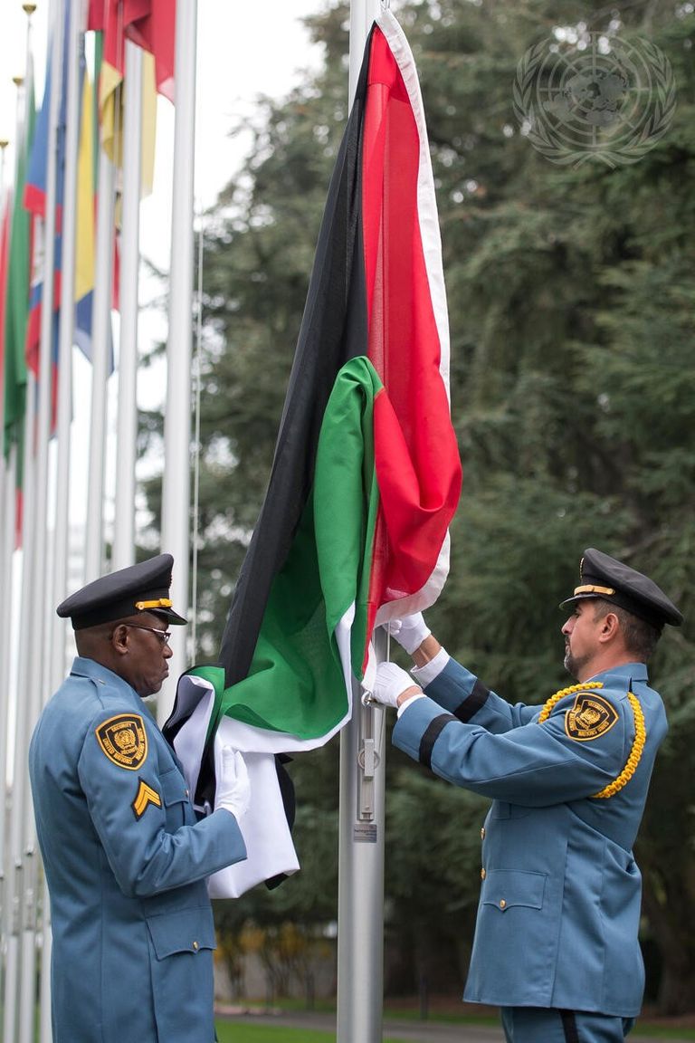 مؤتمر سان فرانسيسكو حيث اجتمعت ممثلو 50 دولة لوضع ميثاق الأمم المتحدة.