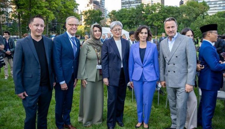 أنور قرقاش خلال الفعالية