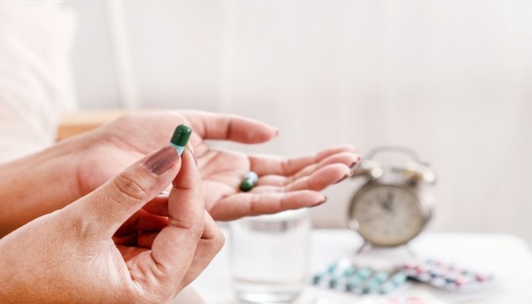 طبق الاختبار على اليمين