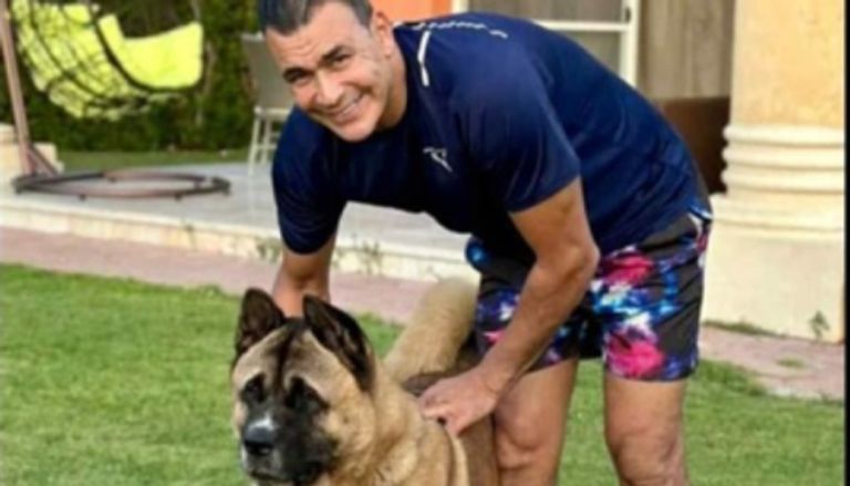 هجوم كلب بالعلمين يورط عصام الحضري وزوجته