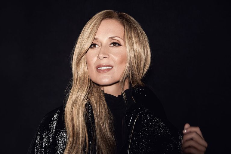 النجمة الكندية البلجيكية لارا فابيان