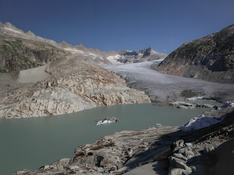 كتلة جريس الجليدية في سويسرا 