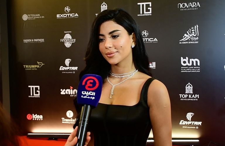 الفنانة المصرية كارولين عزمي الفنانة المصرية كارولين عزمي