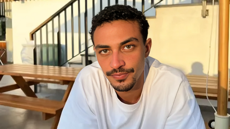 الفنان أحمد غزي الفنان أحمد غزي