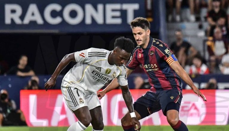 فينيسيوس جونيور وأوناي إلجيزابال 