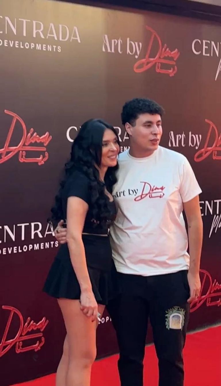 دينا وابنها