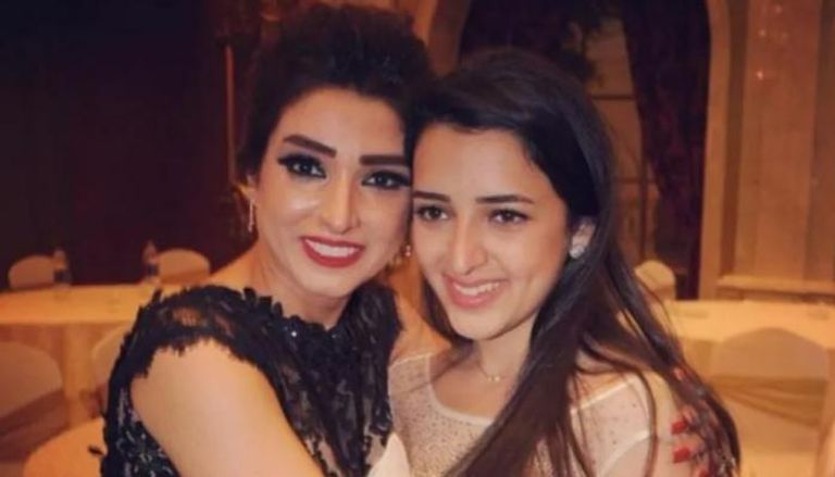 روجينا وابنتها مايا