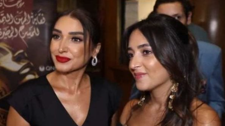 روجينا وابنتها مايا