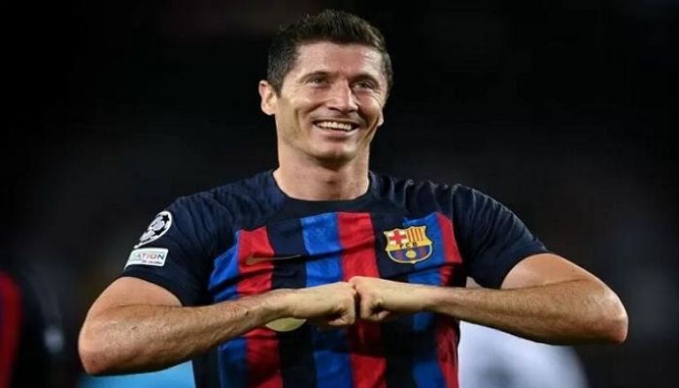 روبرت ليفاندوفسكي مهاجم برشلونة