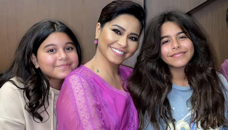 الفنانة شيرين عبد الوهاب و ابنتيها