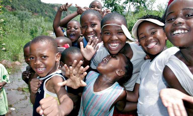 هل الضحك مرض معدي؟ السر وراء الضحك