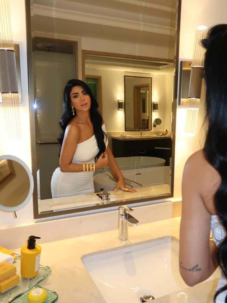 كارولين عزمي تحسم شائعات ارتباطها بأحمد العوضي كارولين عزمي تحسم شائعات ارتباطها بأحمد العوضي