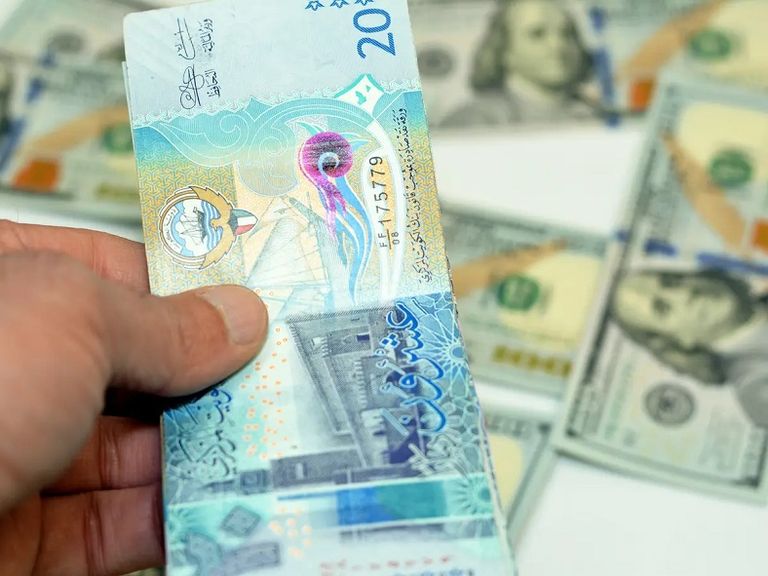 الدينار الكويتي 