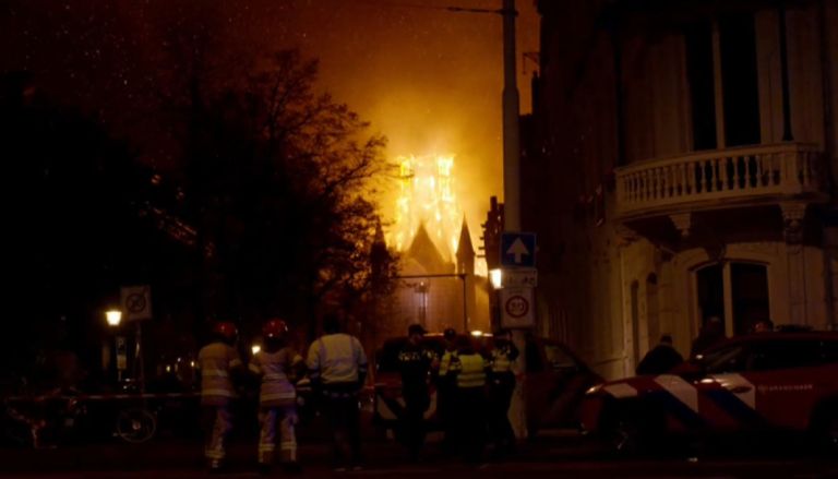 تفاصيل حريق كنيسة تاريخية في أمستردام