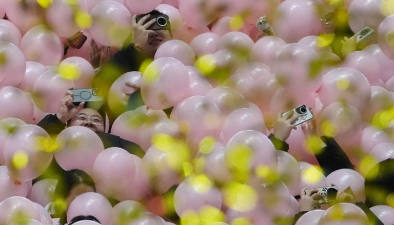 العالم يودع 2025 ويستقبل 2026