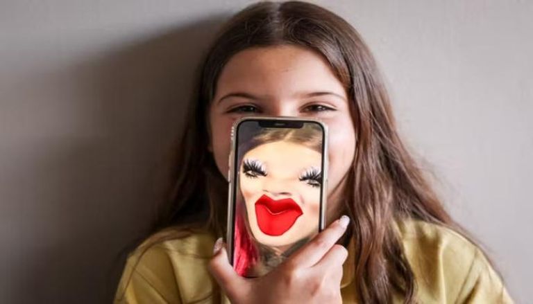 حظر استخدام مواقع التواصل للأطفال في فرنسا