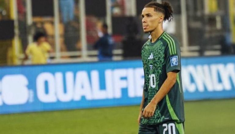 قبال لاعب منتخب الجزائر