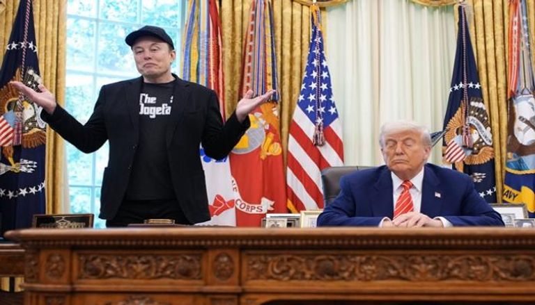  إيلون ماسك ودونالد ترامب - The Guardian