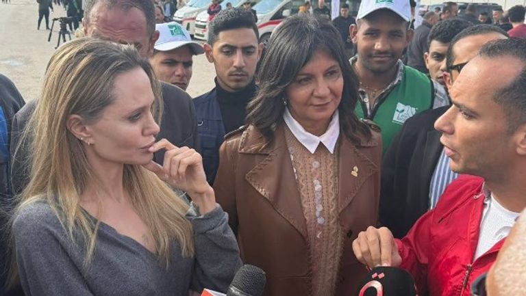 أنجيلنا جولي في معبر رفح 