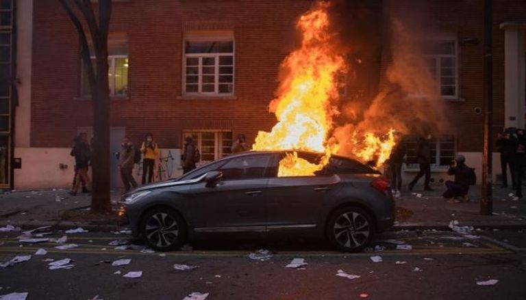 أعمال عنف في باريس ليلة رأس السنة