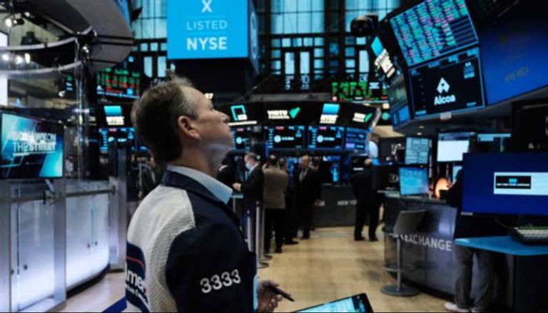 مراقبة مستمرة لحركة الأسهم في بورصة نيويورك