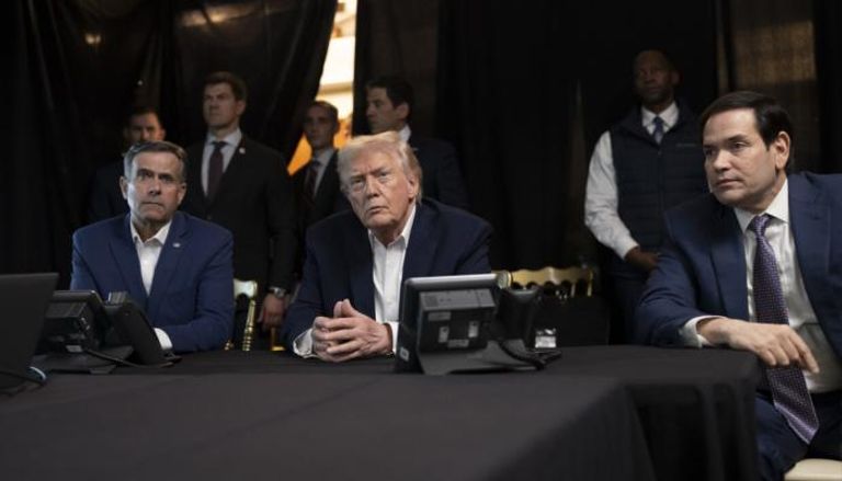ترامب أثناء متابعته عملية اعتقال مادورو 