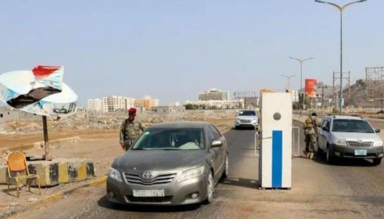 حاجز تفتيش على أبواب عدن - أرشيفية