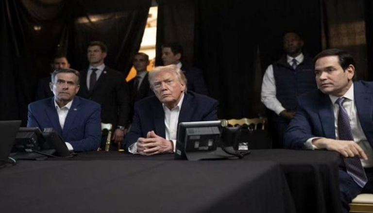 الرئيس الأمريكي دونالد ترامب وهو يتابع العملية العسكرية في فنزويلا