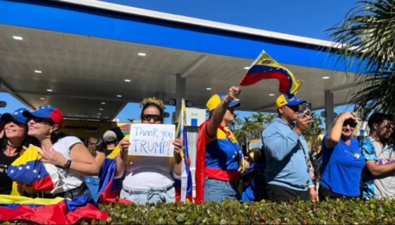فنزويليون يتظاهرون في ميامي تأييدا للإطاحة بمادورو 
