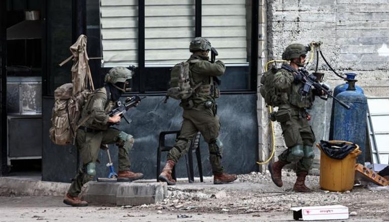 جنود إسرائيليون بالضفة الغربية