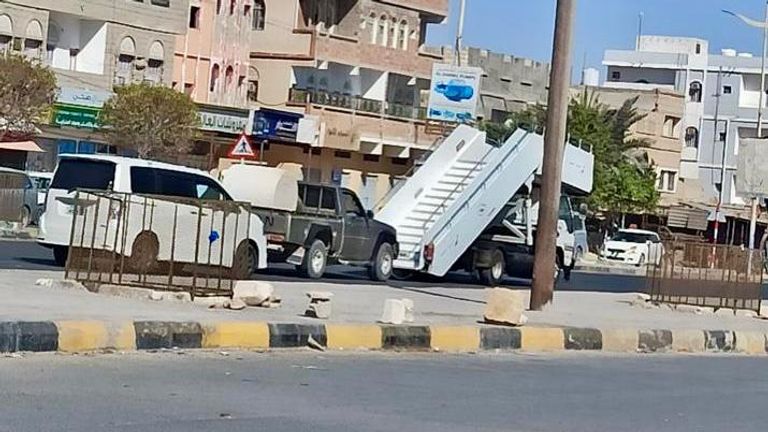 جانب من عمليات النهب في حضرموت