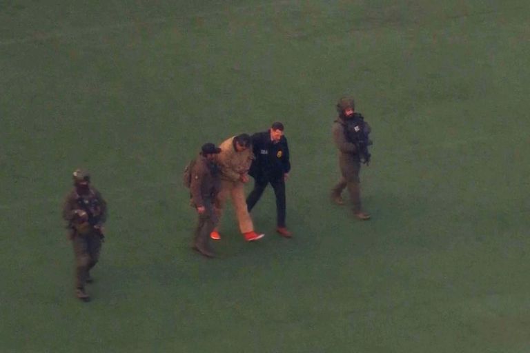 رسم تخطيطي يظهر مادورو وزوجته أمام محكمة بنيويورك- أسوشيتد برس