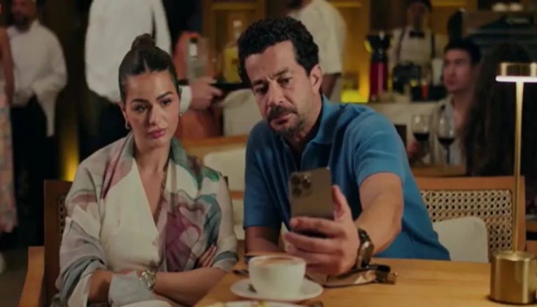 مشهد من مسلسل سنجل ماذر فاذر